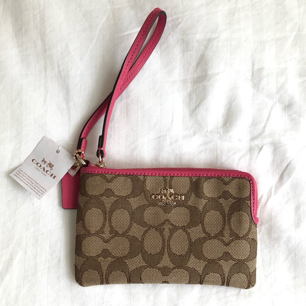 Brand New Signature Corner Zip Coach Wristlet
